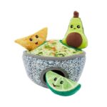 Zabawka dla psa Frisco Guacamole Hide & Seek Puzzle pluszowa z piszczącą grafiką